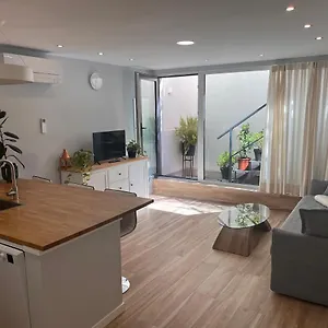 Pensión Modern By The Airport-ifema, Madrid