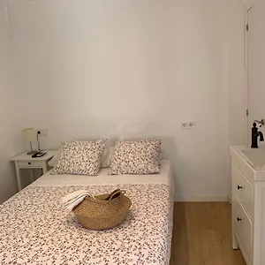 Pensión Estupenda Con Entrada Independiente Cerca A Ifema Y Barajas, Madrid